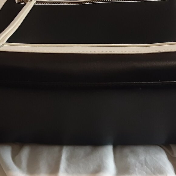 NWOT Christian Siriano Structured Vegan Leather Handbag Black/Light Beige Trim - Picture 4 of 5